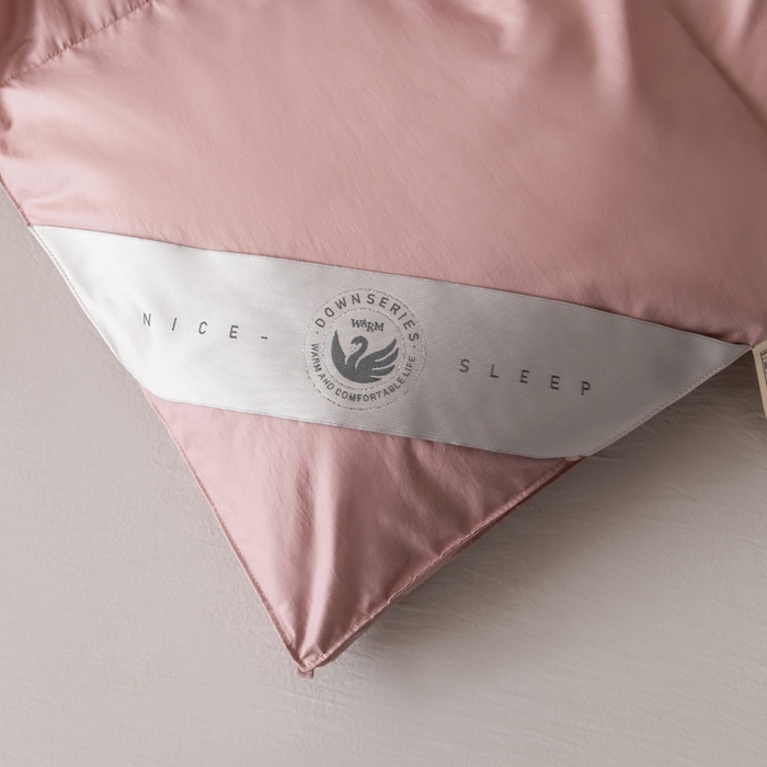 91家纺网 家纺一手货源 找家纺 圣梦莱羽绒家纺 2025新款140支超薄匹马棉羽绒冬被 95鹅绒被子加厚被芯羽绒（假一赔十万元） 豆沙色