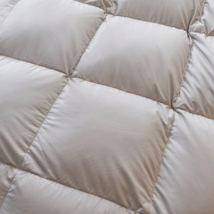 91家纺网 家纺一手货源 找家纺 圣梦莱羽绒家纺 2025新款140支超薄匹马棉羽绒冬被 95鹅绒被子加厚被芯羽绒（假一赔十万元） 灰色