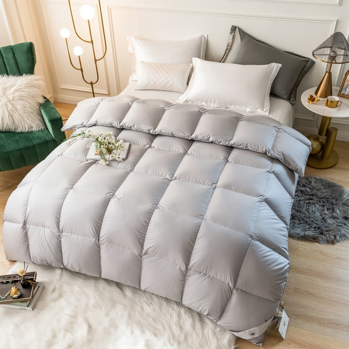 91家纺网 家纺一手货源 找家纺 圣梦莱羽绒家纺 2025新款140支超薄匹马棉羽绒冬被 95鹅绒被子加厚被芯羽绒（假一赔十万元） 灰色