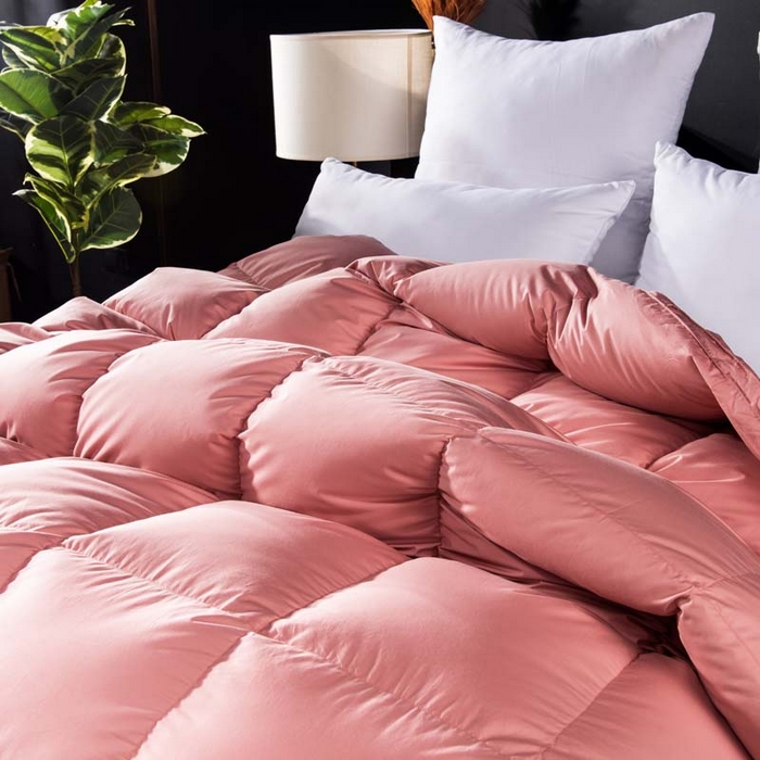 91家纺网 家纺一手货源 找家纺 圣梦莱羽绒家纺 2025新款120支全棉纯棉羽绒冬被 95鹅绒被子加厚被芯羽绒（假一赔十万元） 红色