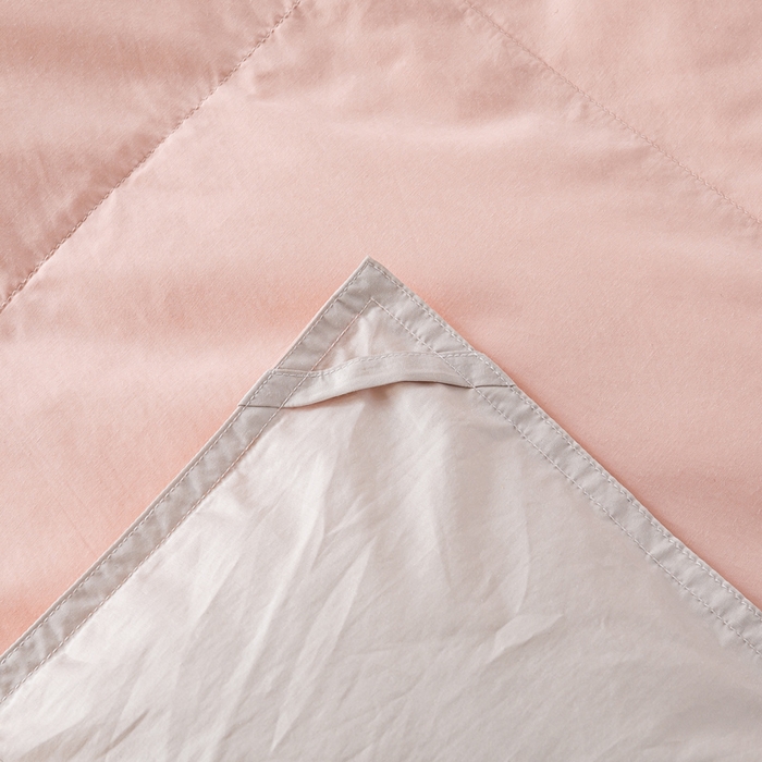 91家纺网 家纺一手货源 找家纺 圣梦莱羽绒家纺 2025春夏新款可水洗羽绒夏被 90拒水白鸭绒被子被芯羽绒（假一赔十万元） 浪漫粉+天云灰