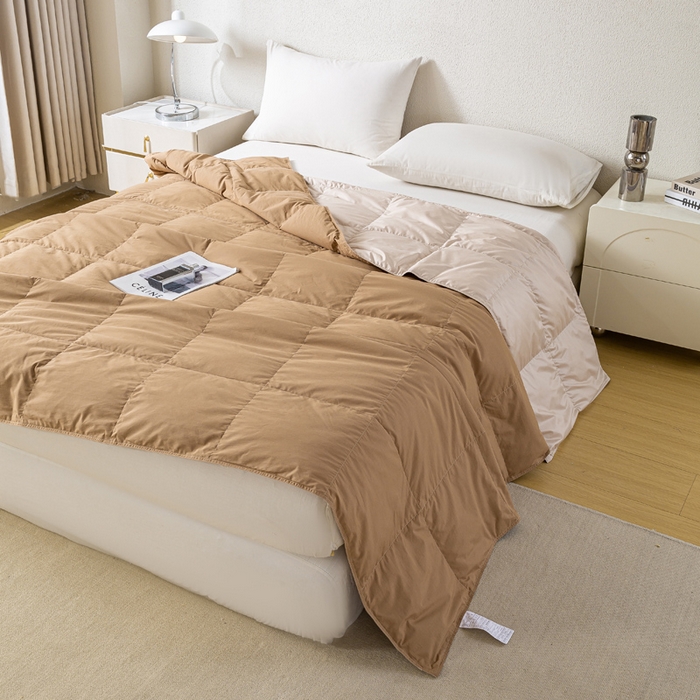 91家纺网 家纺一手货源 找家纺 圣梦莱羽绒家纺 2025春夏新款可水洗羽绒夏被 90拒水白鸭绒被子被芯羽绒（假一赔十万元） 咖棕+咖金