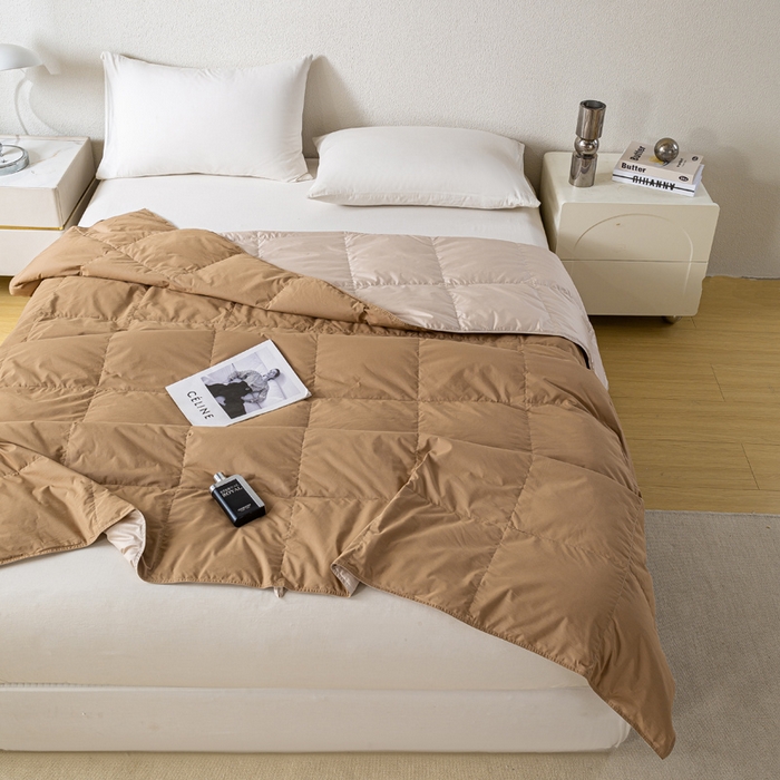 91家纺网 家纺一手货源 找家纺 圣梦莱羽绒家纺 2025春夏新款可水洗羽绒夏被 90拒水白鸭绒被子被芯羽绒（假一赔十万元） 咖棕+咖金