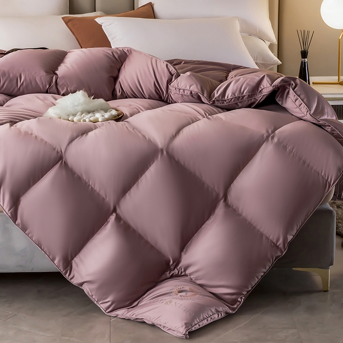 91家纺网 家纺一手货源 找家纺 圣梦莱羽绒家纺 2025新款真丝被壳羽绒冬被95鹅绒被子加厚被芯羽绒 95白鹅绒被（ 假一赔十万元） 深豆沙