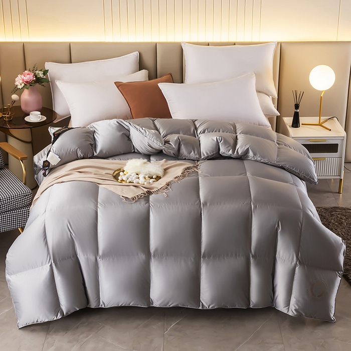 91家纺网 家纺一手货源 找家纺 圣梦莱羽绒家纺 2025新款真丝被壳羽绒冬被95鹅绒被子加厚被芯羽绒 95白鹅绒被（ 假一赔十万元） 灰色