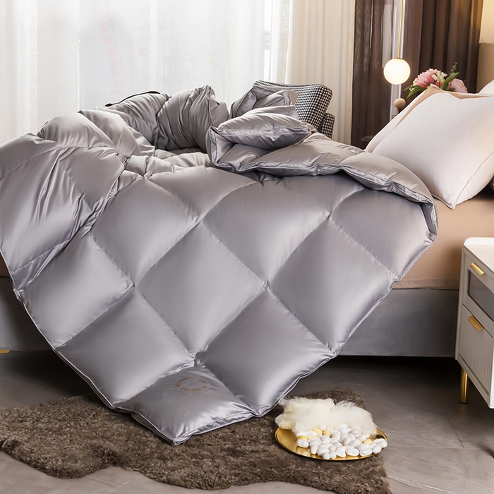 91家纺网 家纺一手货源 找家纺 圣梦莱羽绒家纺 2025新款真丝被壳羽绒冬被95鹅绒被子加厚被芯羽绒 95白鹅绒被（ 假一赔十万元） 灰色