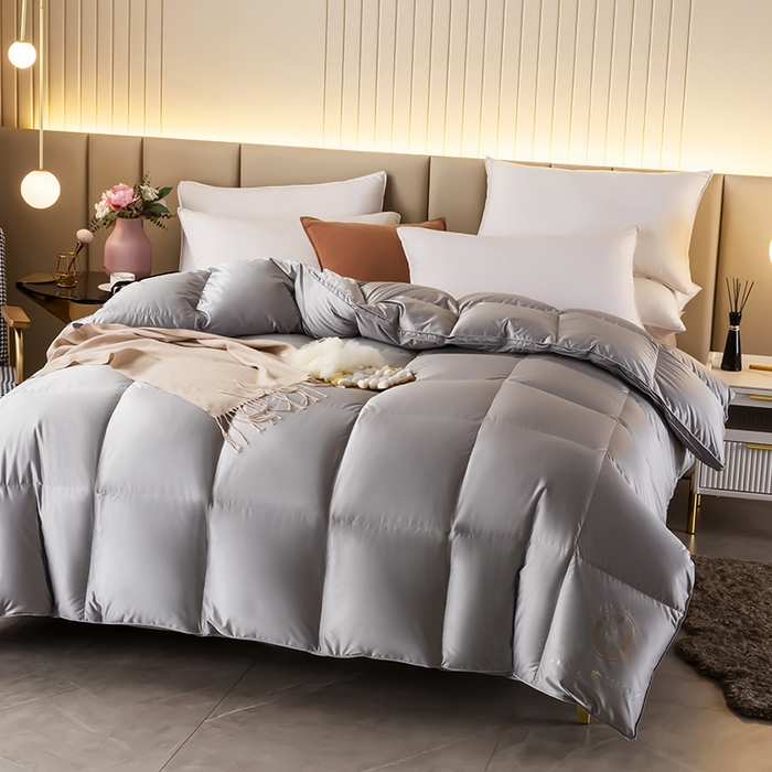 91家纺网 家纺一手货源 找家纺 圣梦莱羽绒家纺 2025新款真丝被壳羽绒冬被95鹅绒被子加厚被芯羽绒 95白鹅绒被（ 假一赔十万元） 灰色