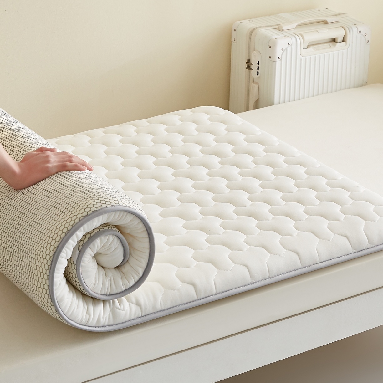 91家纺网 家纺一手货源 找家纺 希廷顿 2025春夏新款多边形宿舍床垫单床垫 白色-多边形