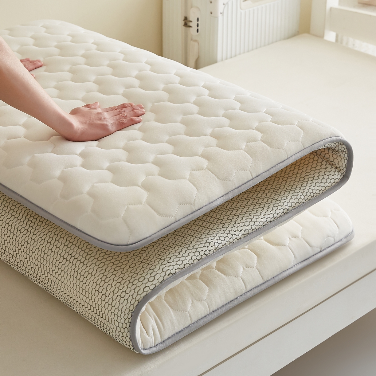 91家纺网 家纺一手货源 找家纺 希廷顿 2025春夏新款多边形宿舍床垫单床垫 白色-多边形