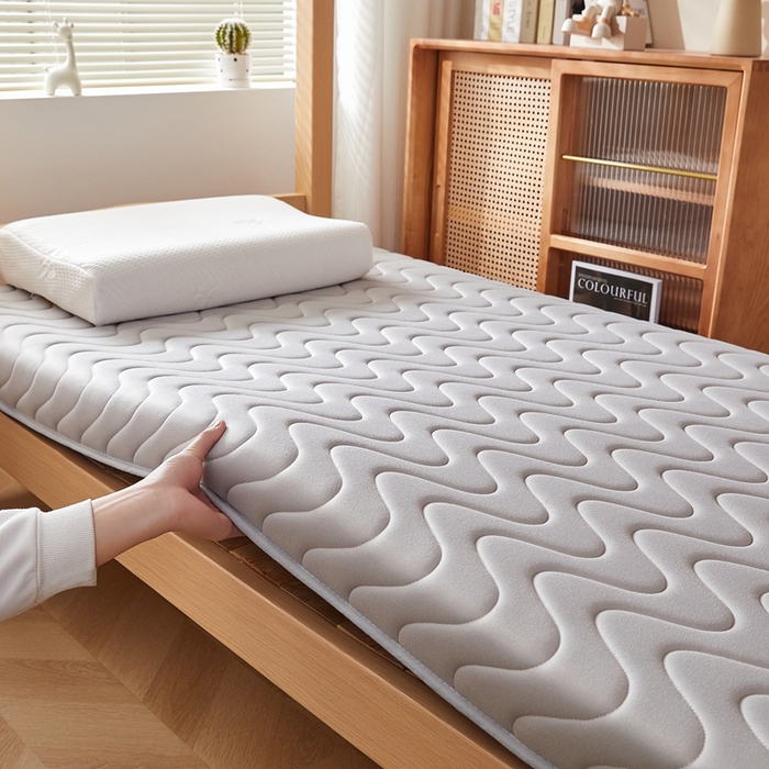 91家纺网 家纺一手货源 找家纺 希廷顿 2025春夏新款波浪宿舍床垫单床垫 浅灰-波浪-羽毛烫画