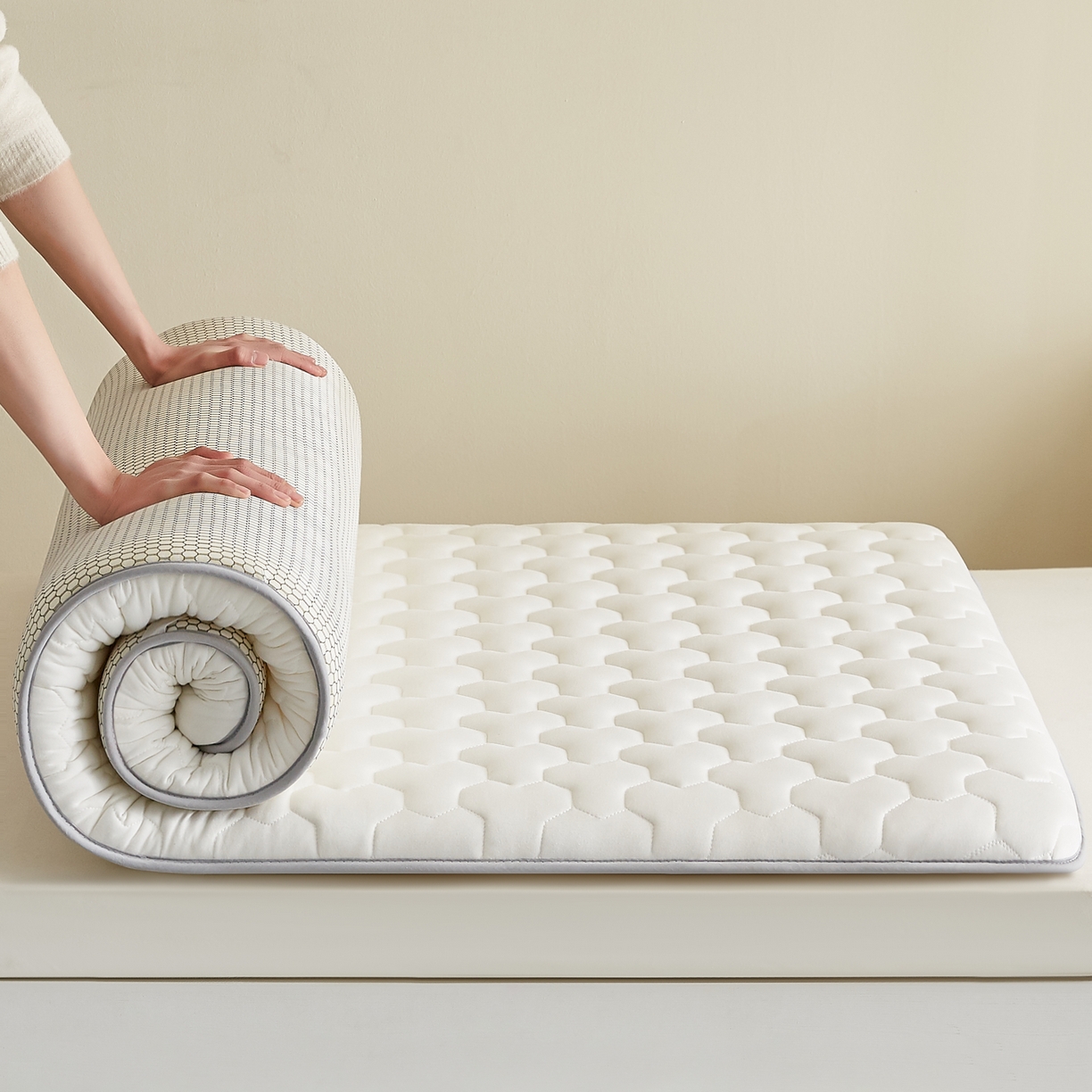 91家纺网 家纺一手货源 找家纺 希廷顿 2025春夏新款多边形宿舍床垫单床垫 白色-多边形-A+烫画