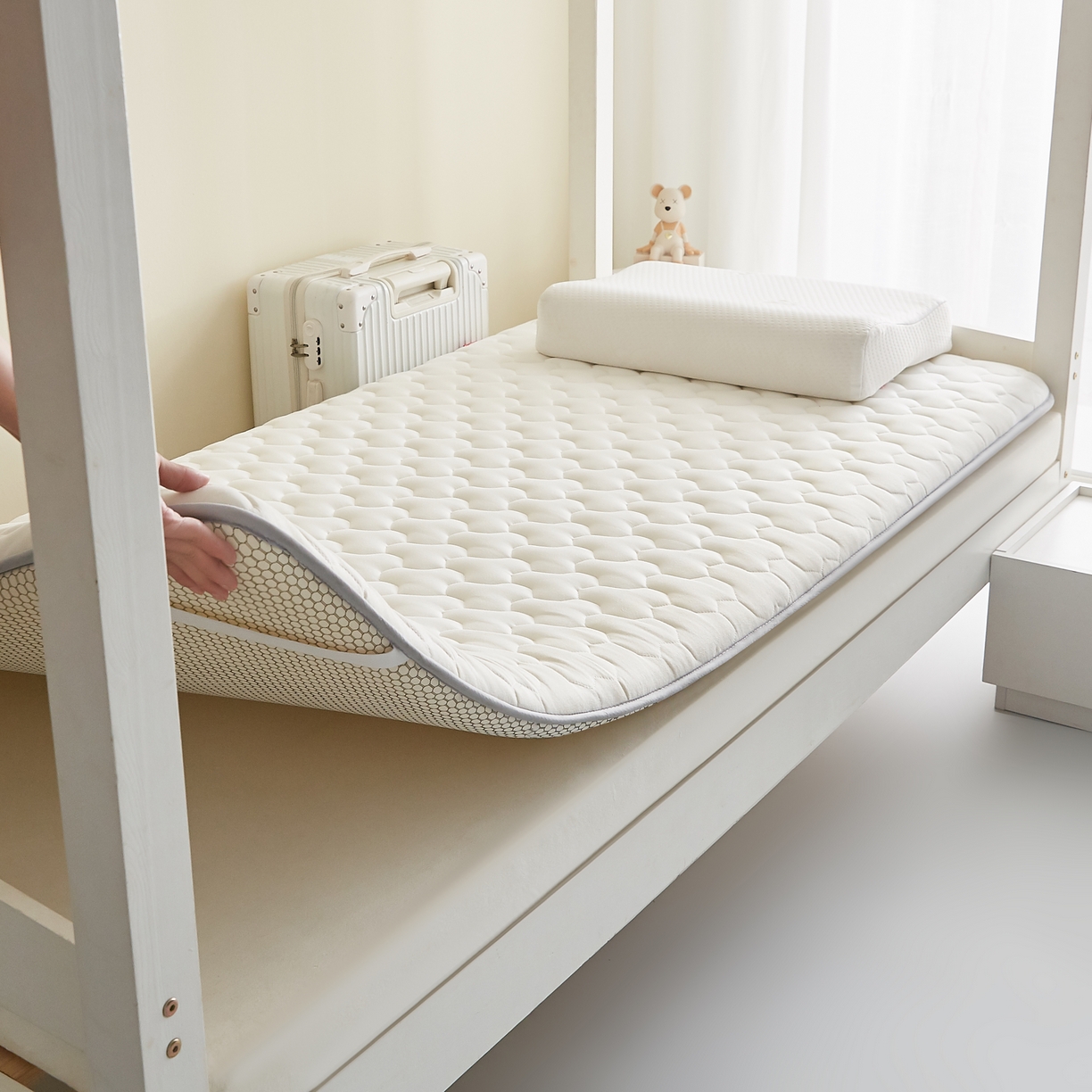 91家纺网 家纺一手货源 找家纺 希廷顿 2025春夏新款多边形宿舍床垫单床垫 白色-多边形-A+烫画