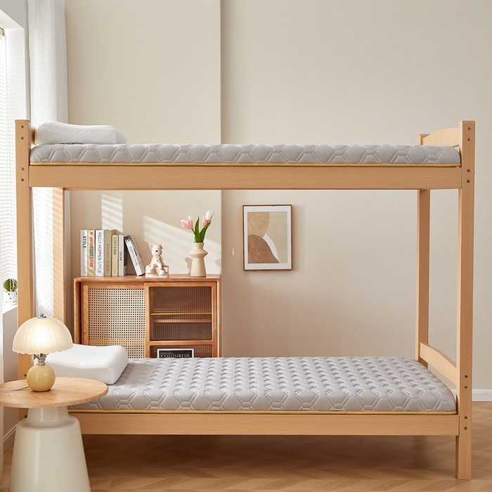 91家纺网 家纺一手货源 找家纺 希廷顿 2025春夏新款足球宿舍床垫单床垫 浅灰-足球-A+烫画