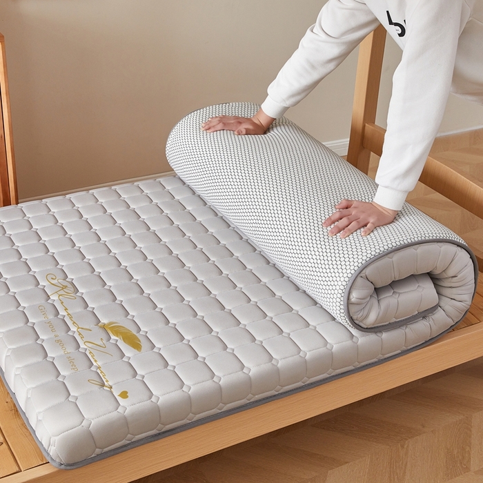 91家纺网 家纺一手货源 找家纺 希廷顿 2025春夏新款方格宿舍床垫单床垫 浅灰-方格-羽毛烫画