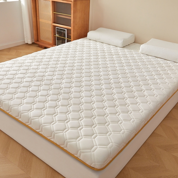 91家纺网 家纺一手货源 找家纺 希廷顿 2025春夏新款足球床垫单床垫 白色-足球