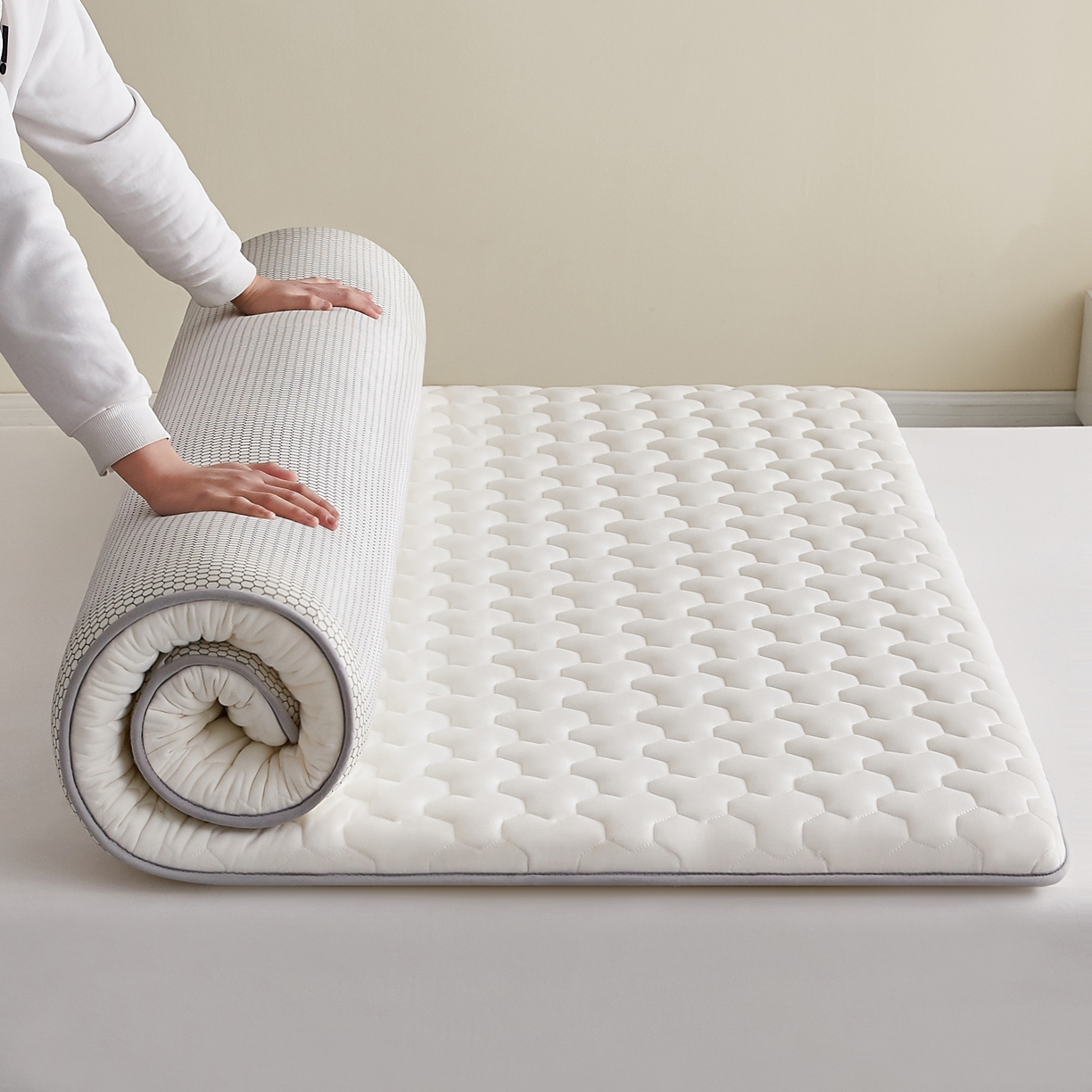 91家纺网 家纺一手货源 找家纺 希廷顿 2025春夏新款多边形床垫单床垫 白色-多边形