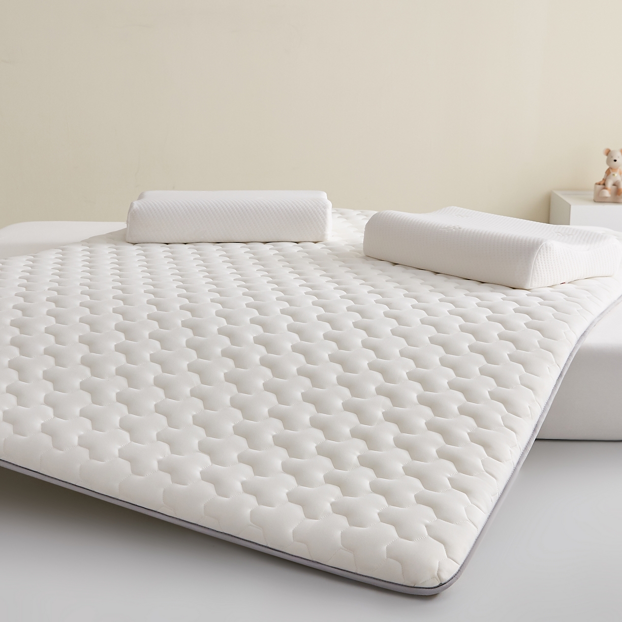 91家纺网 家纺一手货源 找家纺 希廷顿 2025春夏新款多边形床垫单床垫 白色-多边形