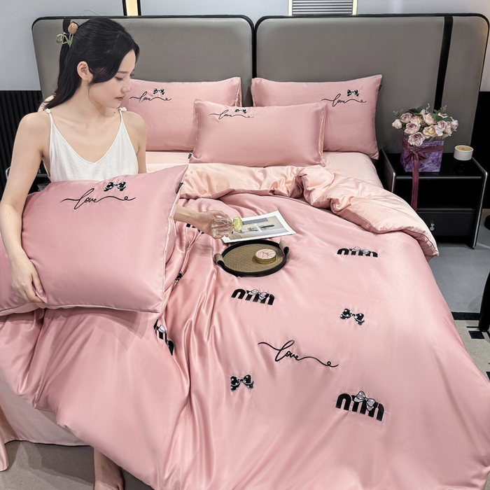 91家纺网 家纺一手货源 找家纺 乐沐家纺 2025春夏新款水洗真丝绣花冰丝四件套 mm-豆沙粉