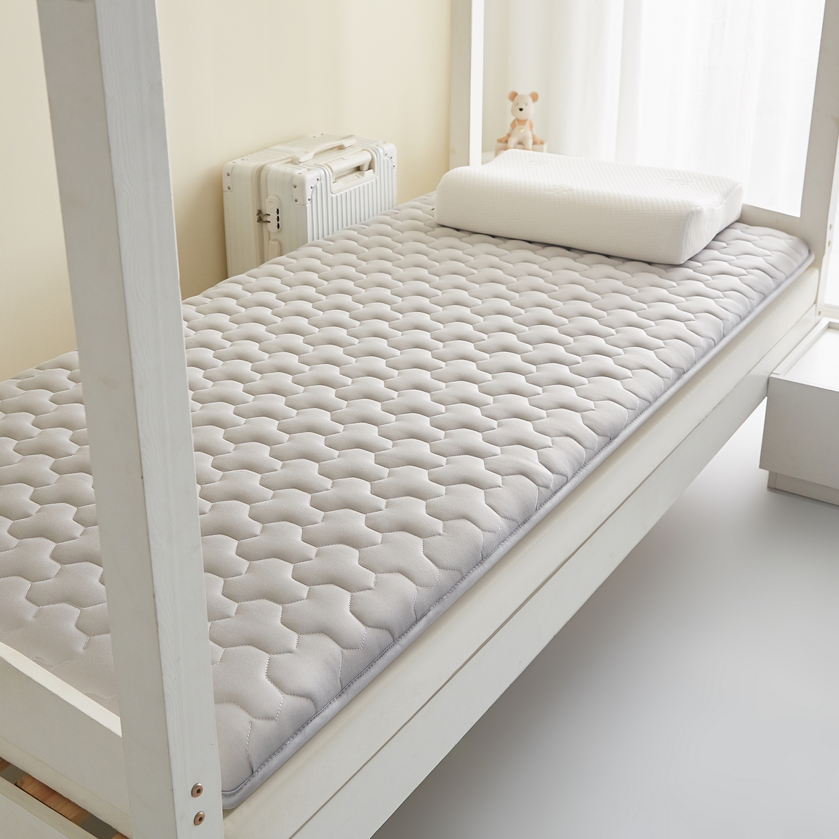 91家纺网 家纺一手货源 找家纺 希廷顿 2025春夏新款多边形宿舍床垫单床垫 浅灰-多边形