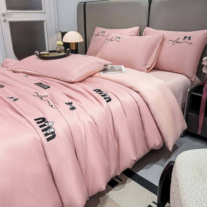 91家纺网 家纺一手货源 找家纺 乐沐家纺 2025春夏新款水洗真丝绣花冰丝四件套 mm-豆沙粉