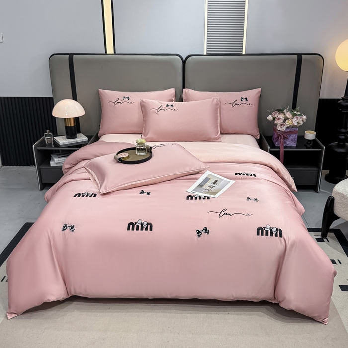 91家纺网 家纺一手货源 找家纺 乐沐家纺 2025春夏新款水洗真丝绣花冰丝四件套 mm-豆沙粉