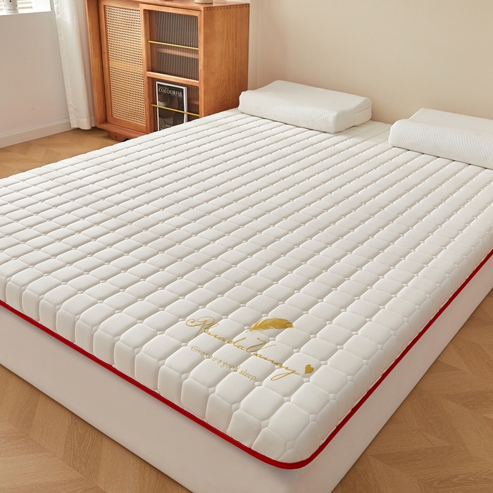 91家纺网 家纺一手货源 找家纺 希廷顿 2025春夏新款方格床垫单床垫 白色-方格-羽毛烫画