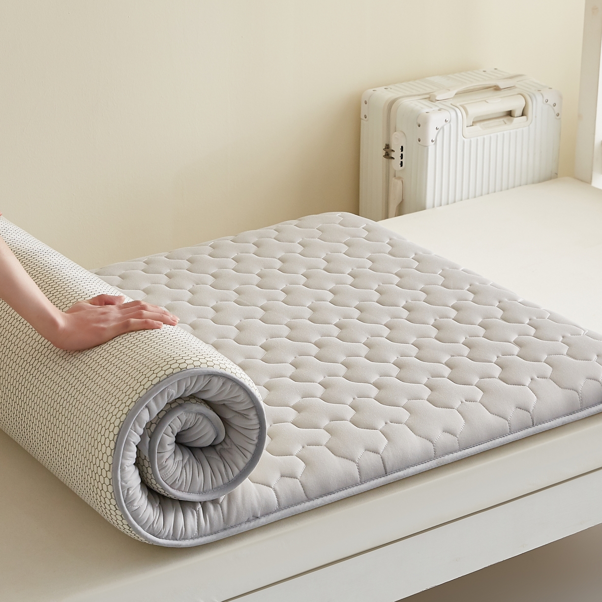 91家纺网 家纺一手货源 找家纺 希廷顿 2025春夏新款多边形宿舍床垫单床垫 浅灰-多边形-A+烫画