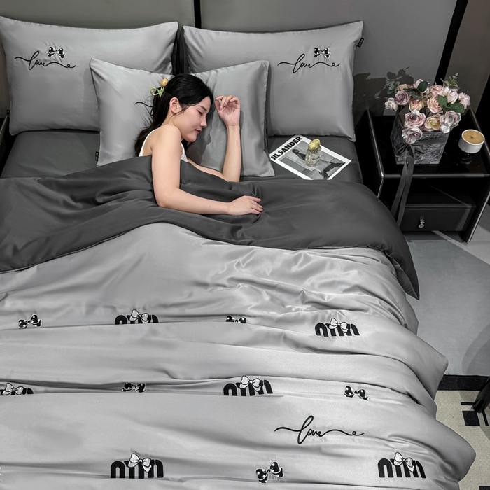 91家纺网 家纺一手货源 找家纺 乐沐家纺 2025春夏新款水洗真丝绣花冰丝四件套 mm-烟云灰