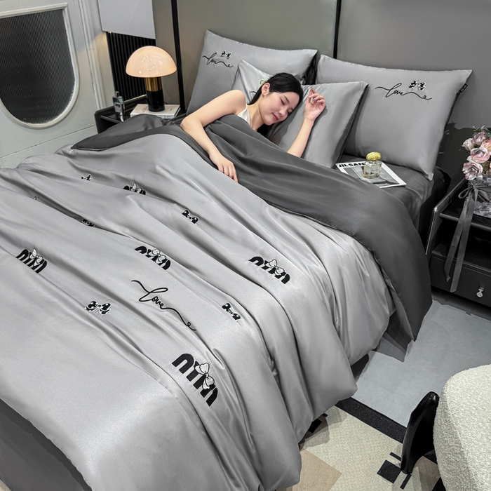 91家纺网 家纺一手货源 找家纺 乐沐家纺 2025春夏新款水洗真丝绣花冰丝四件套 mm-烟云灰