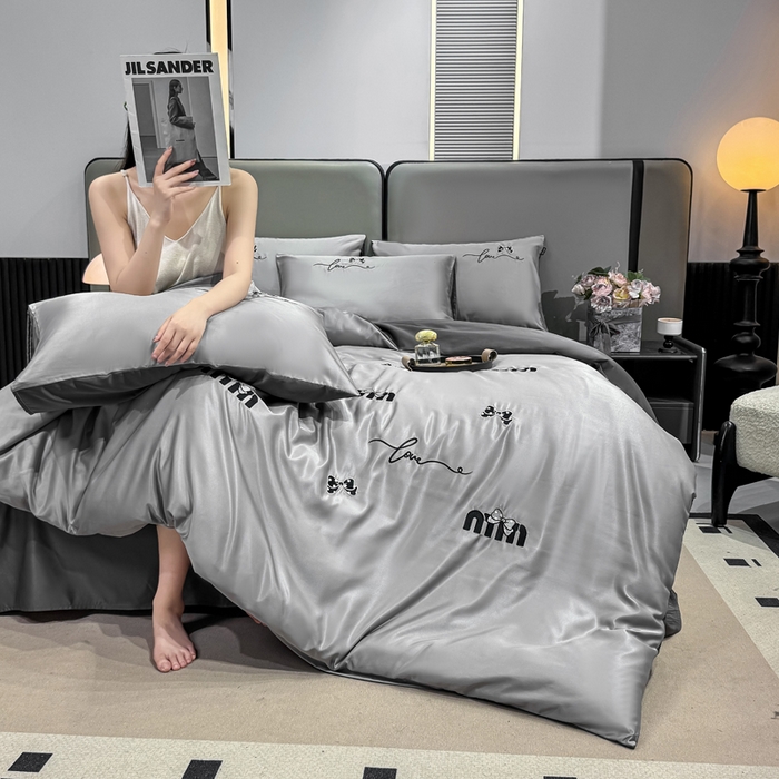 91家纺网 家纺一手货源 找家纺 乐沐家纺 2025春夏新款水洗真丝绣花冰丝四件套 mm-烟云灰