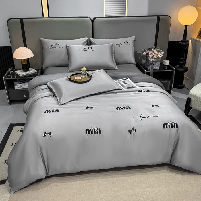 91家纺网 家纺一手货源 找家纺 乐沐家纺 2025春夏新款水洗真丝绣花冰丝四件套 mm-烟云灰