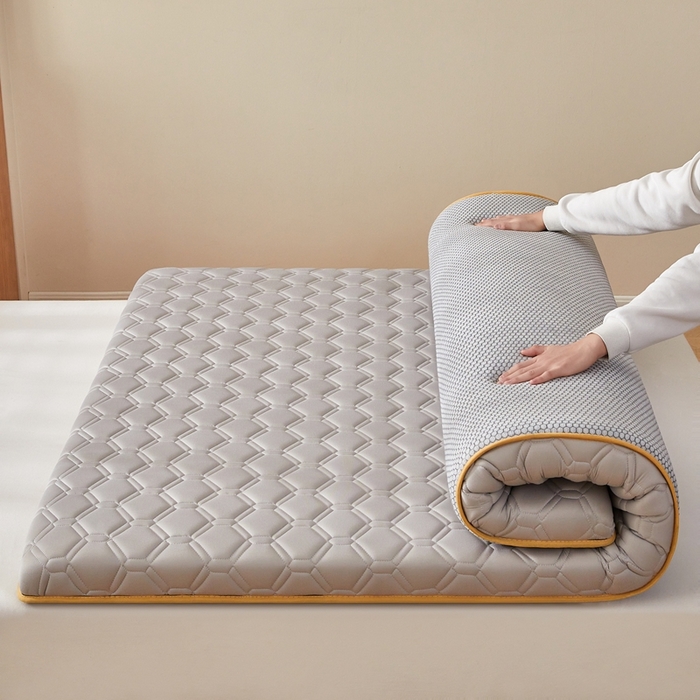 91家纺网 家纺一手货源 找家纺 希廷顿 2025春夏新款足球床垫单床垫 浅灰-足球