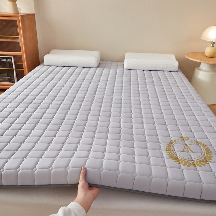 91家纺网 家纺一手货源 找家纺 希廷顿 2025春夏新款方格床垫单床垫 浅灰-方格-A+烫画
