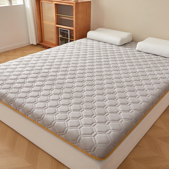 91家纺网 家纺一手货源 找家纺 希廷顿 2025春夏新款足球床垫单床垫 浅灰-足球