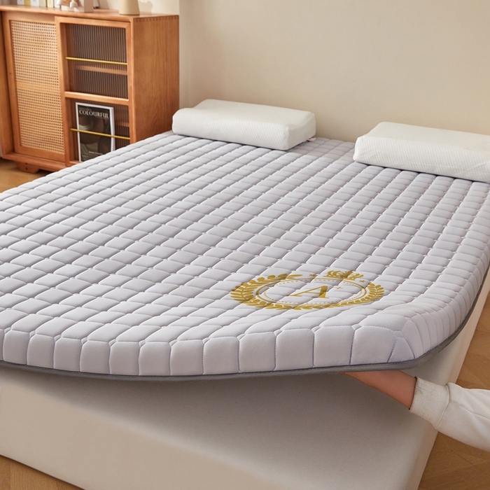 91家纺网 家纺一手货源 找家纺 希廷顿 2025春夏新款方格床垫单床垫 浅灰-方格-A+烫画