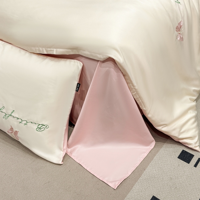 91家纺网 家纺一手货源 找家纺 乐沐家纺 2025春夏新款水洗真丝绣花冰丝四件套 蝴蝶-奶白粉