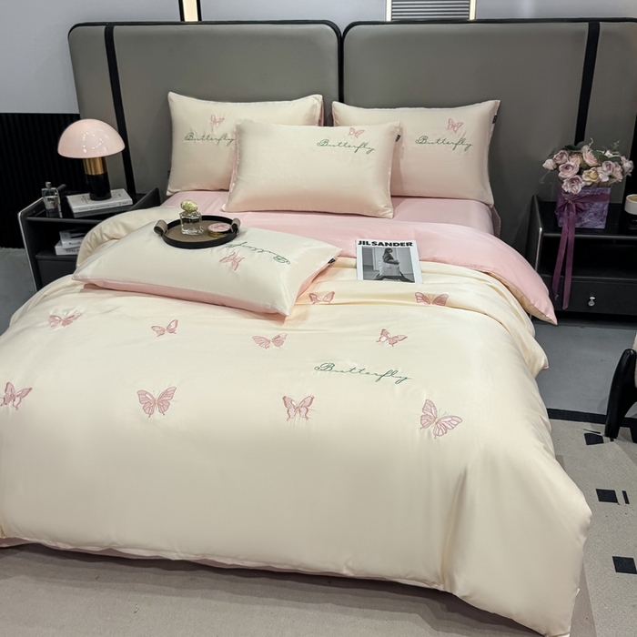 91家纺网 家纺一手货源 找家纺 乐沐家纺 2025春夏新款水洗真丝绣花冰丝四件套 蝴蝶-奶白粉