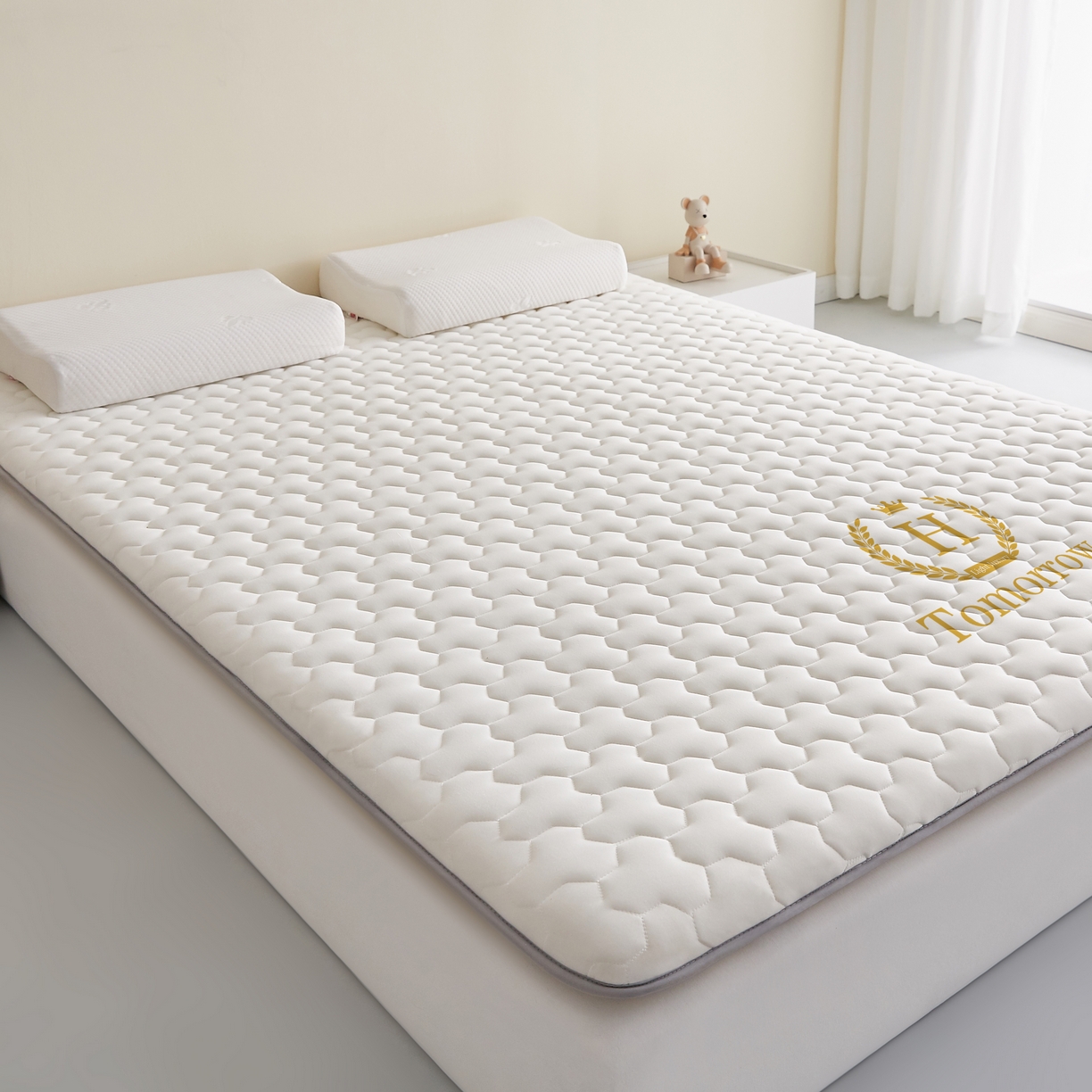 91家纺网 家纺一手货源 找家纺 希廷顿 2025春夏新款多边形床垫单床垫 白色-多边形-H烫画