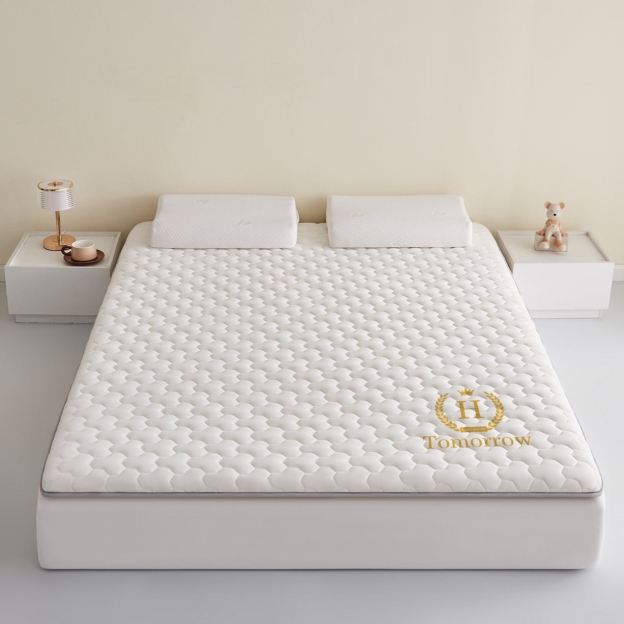 91家纺网 家纺一手货源 找家纺 希廷顿 2025春夏新款多边形床垫单床垫 白色-多边形-H烫画