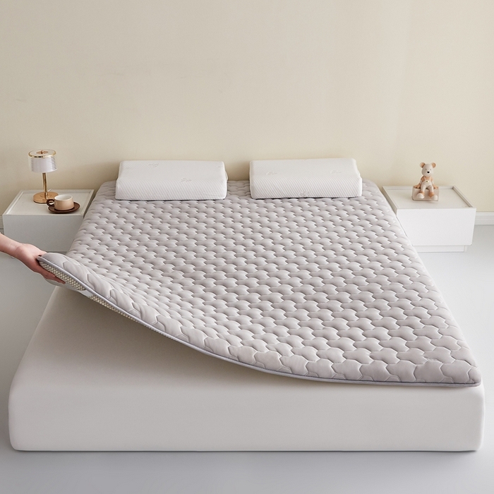 91家纺网 家纺一手货源 找家纺 希廷顿 2025春夏新款多边形床垫单床垫 浅灰-多边形