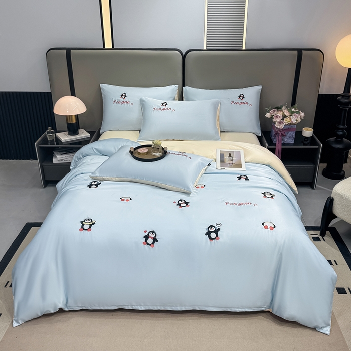 91家纺网 家纺一手货源 找家纺 乐沐家纺 2025春夏新款水洗真丝绣花冰丝四件套 企鹅-天空蓝