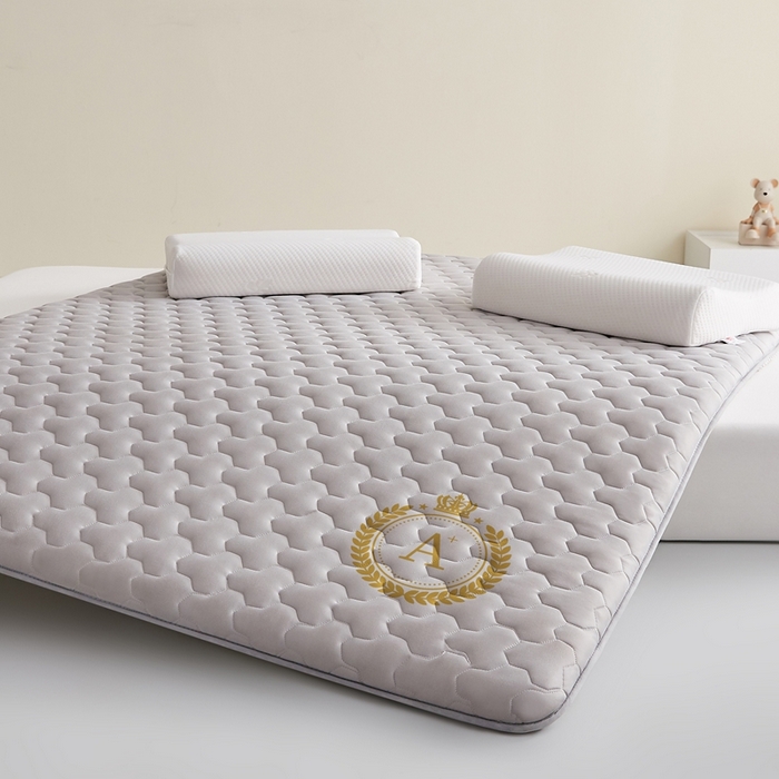 91家纺网 家纺一手货源 找家纺 希廷顿 2025春夏新款多边形床垫单床垫 浅灰-多边形-A+烫画