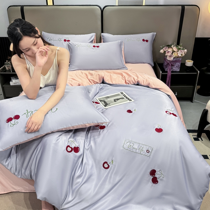 91家纺网 家纺一手货源 找家纺 乐沐家纺 2025春夏新款水洗真丝绣花冰丝四件套 樱桃-星黛紫