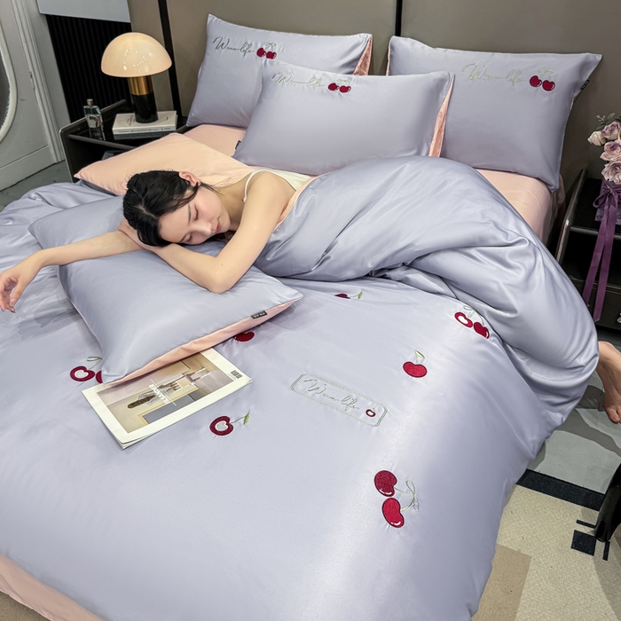 91家纺网 家纺一手货源 找家纺 乐沐家纺 2025春夏新款水洗真丝绣花冰丝四件套 樱桃-星黛紫