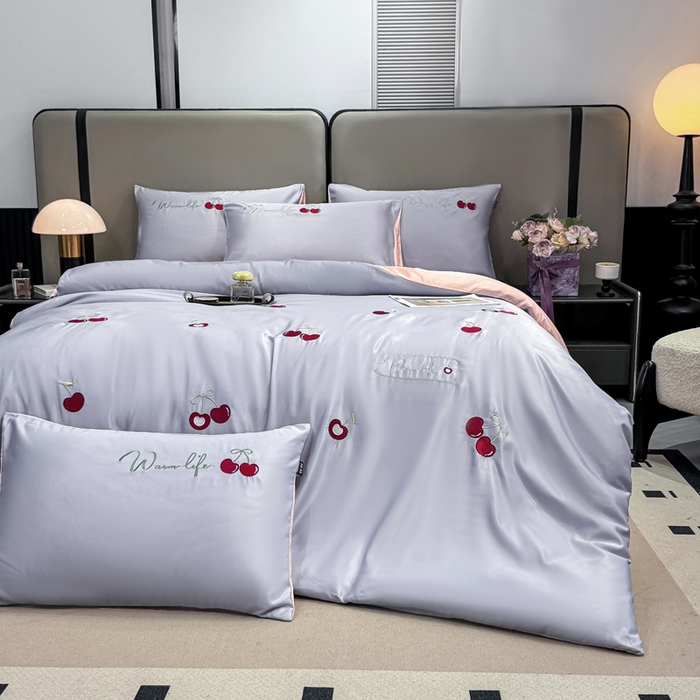 91家纺网 家纺一手货源 找家纺 乐沐家纺 2025春夏新款水洗真丝绣花冰丝四件套 樱桃-星黛紫