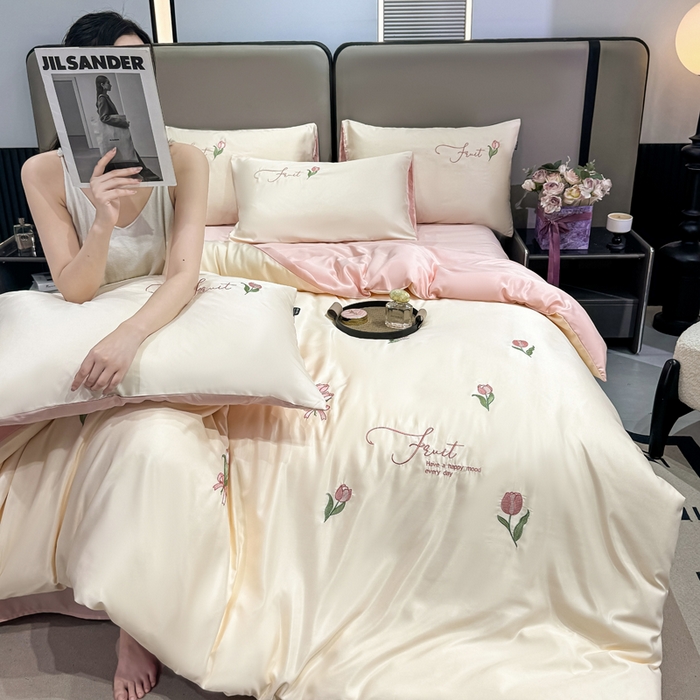 91家纺网 家纺一手货源 找家纺 乐沐家纺 2025春夏新款水洗真丝绣花冰丝四件套 郁金香-奶白粉