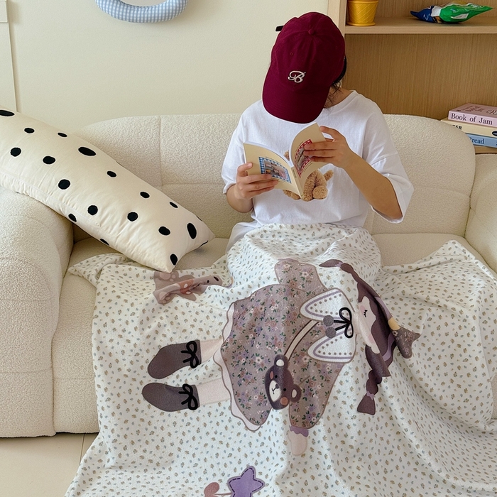 91家纺网 家纺一手货源 找家纺 美乐迪2025四季款双面牛奶绒毛毯空调毯 可爱女孩