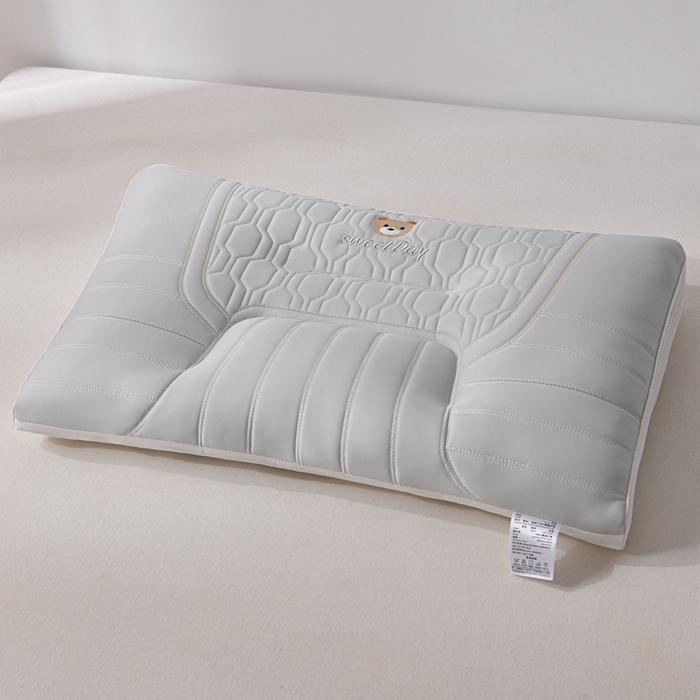 91家纺网 家纺一手货源 找家纺 （总）赛格时代家居 2025新款快乐小熊护颈羽丝绒枕