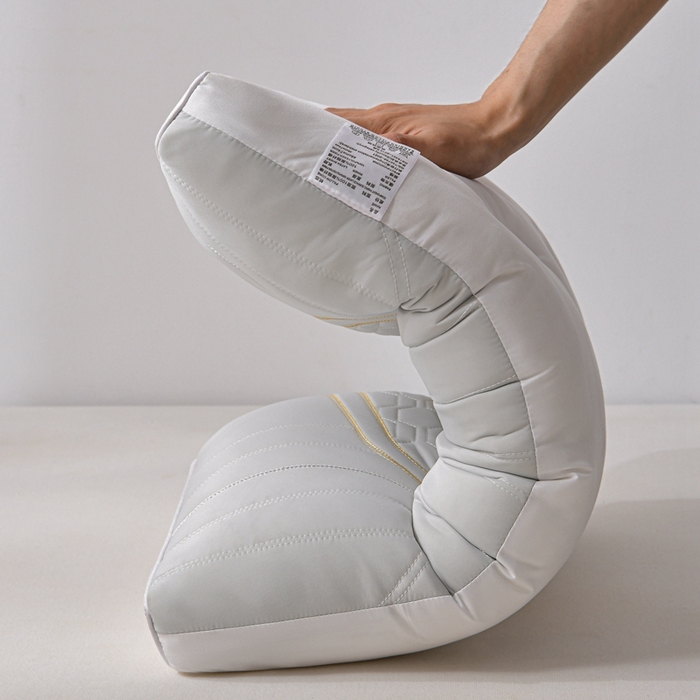 91家纺网 家纺一手货源 找家纺 （总）赛格时代家居 2025新款快乐小熊护颈羽丝绒枕