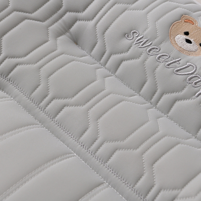 91家纺网 家纺一手货源 找家纺 （总）赛格时代家居 2025新款快乐小熊护颈羽丝绒枕